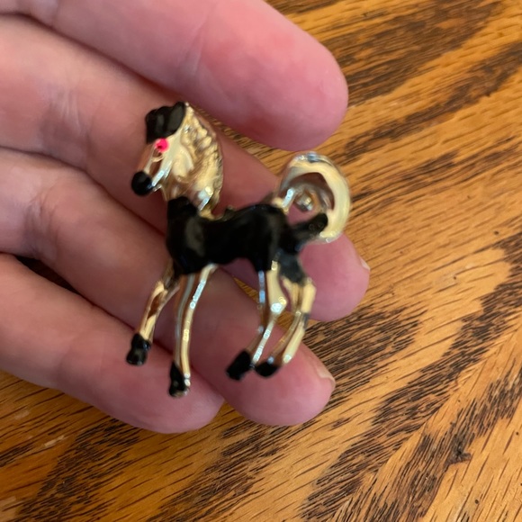 Horse pin - Picture 4 of 4